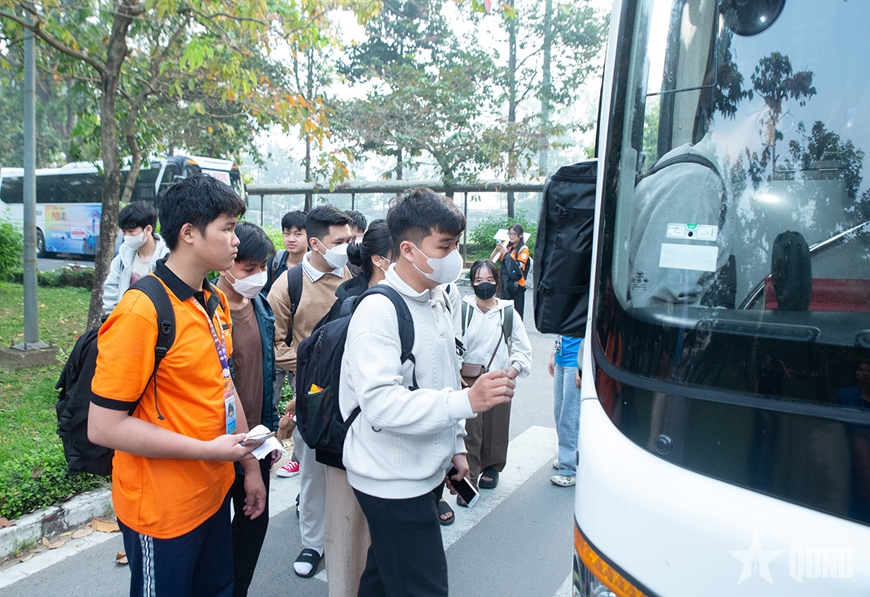 TP Hồ Chí Minh: Nhiều chuyến xe miễn phí đưa sinh viên về quê đón Tết