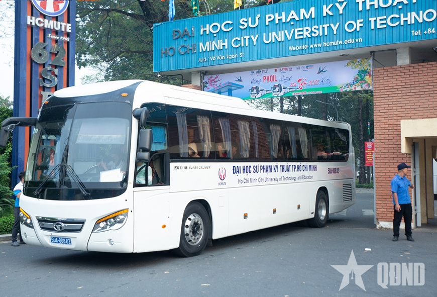 TP Hồ Chí Minh: Nhiều chuyến xe miễn phí đưa sinh viên về quê đón Tết