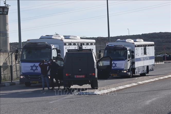 Israel và Hamas hoàn tất đợt trao trả con tin đầu tiên