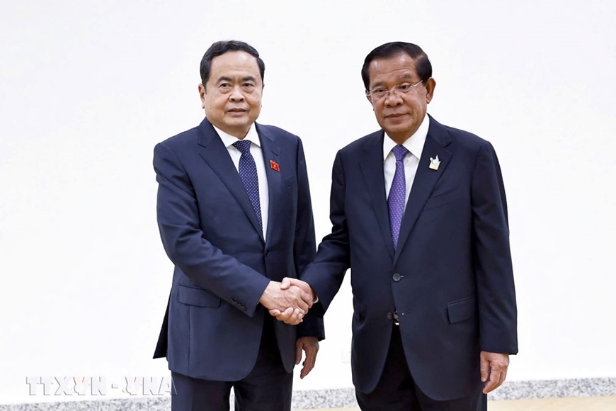 Chủ tịch Quốc hội Trần Thanh Mẫn hội kiến Chủ tịch Đảng Nhân dân Campuchia, Chủ tịch Thượng viện Campuchia Samdech Techo Hun Sen. Ảnh TTXVN