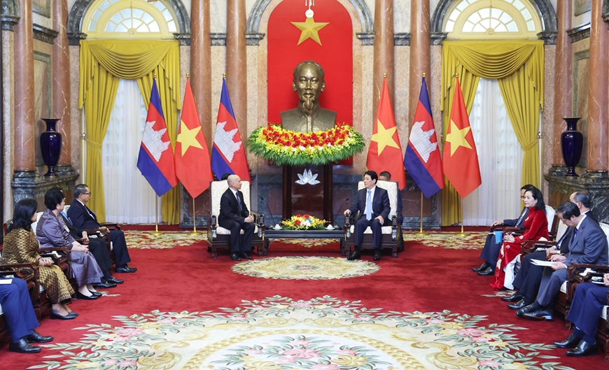 Chủ tịch nước Lương Cường hội kiến Quốc vương Campuchia Norodom Sihamoni. Ảnh: TTXVN