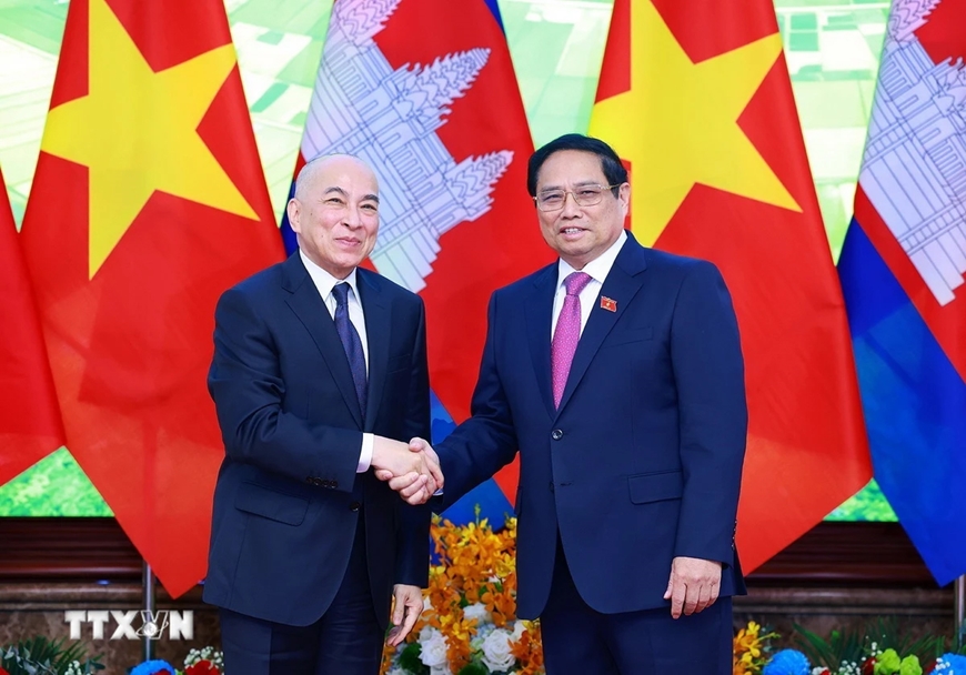 Thủ tướng Phạm Minh Chính tiếp kiến Quốc vương Campuchia Norodom Sihamoni. Ảnh: TTXVN