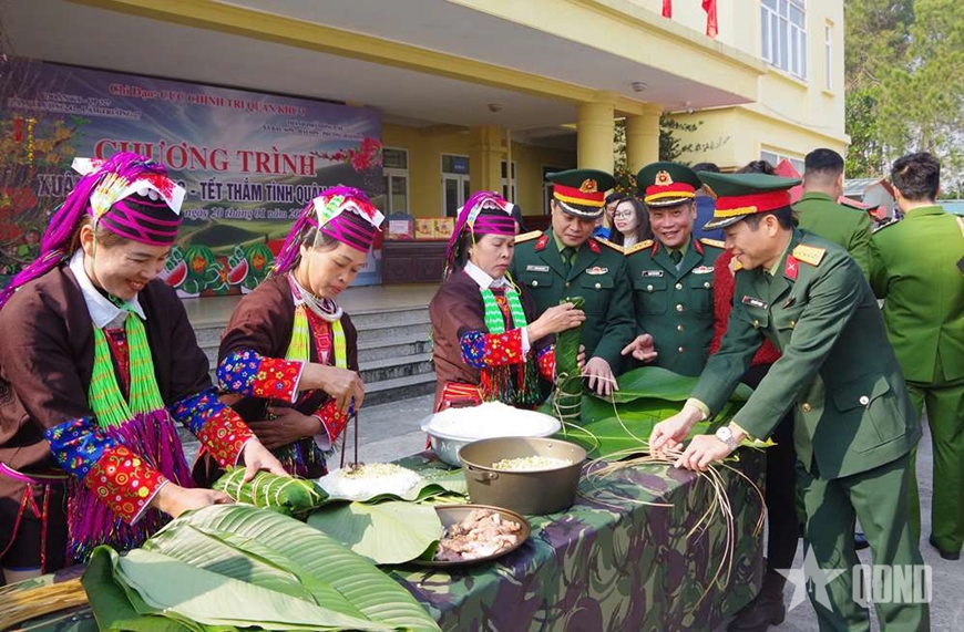 Ấm áp chương trình “Xuân biên cương, Tết thắm tình Quân dân”