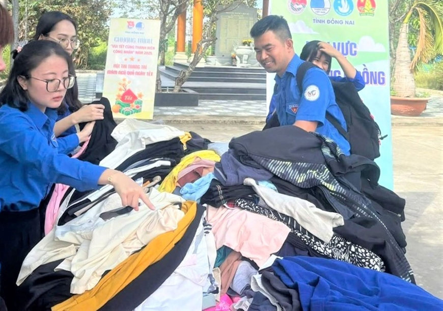 Người trẻ học cách chi tiêu tiết kiệm ngày Tết
