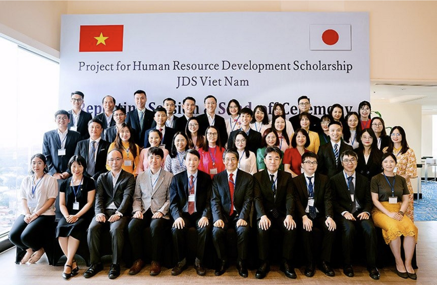 50 suất học bổng toàn phần cho cán bộ, công chức Việt Nam năm 2025
