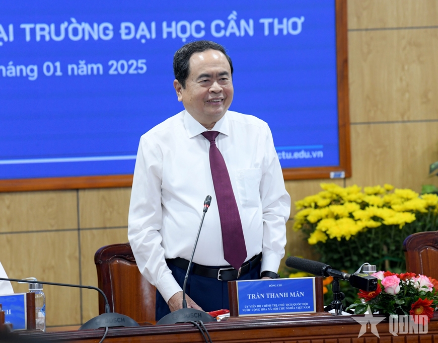 Chủ tịch Quốc hội Trần Thanh Mẫn thăm, chúc Tết các cơ sở giáo dục tại Cần Thơ