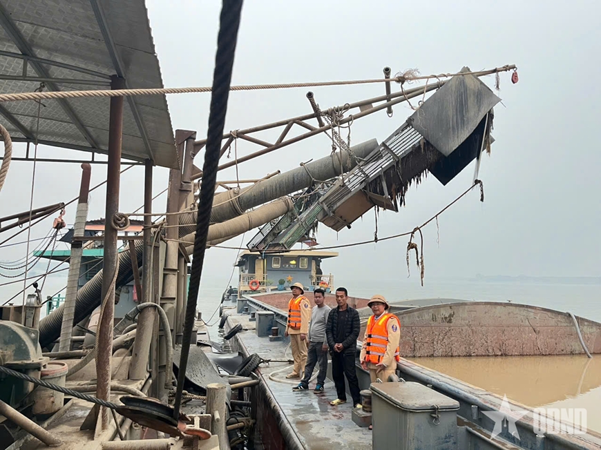 Công an TP Hà Nội triệt phá vụ khai thác cát trái phép trên sông Hồng