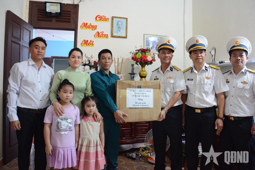 Rộn ràng Tết ở Trường Sa