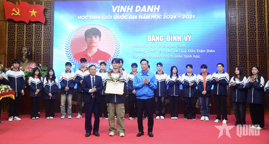 Điện Biên tuyên dương giáo viên, học sinh giỏi cấp quốc gia