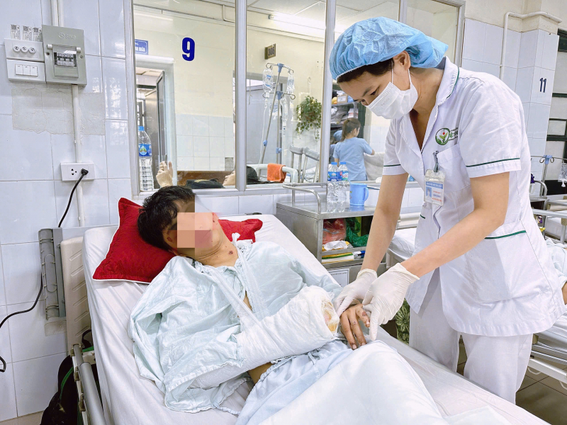 Gần Tết Nguyên đán nhiều người nhập viện do tai nạn giao thông, tai nạn sinh hoạt