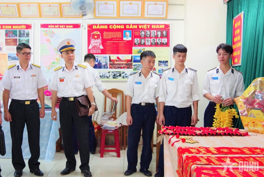 Học viện Hải quân kiểm tra công tác sẵn sàng chiến đấu và chuẩn bị Tết