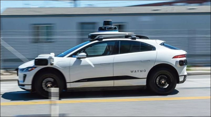  Mẫu taxi robot của công ty Waymo. Ảnh: Bloomberg