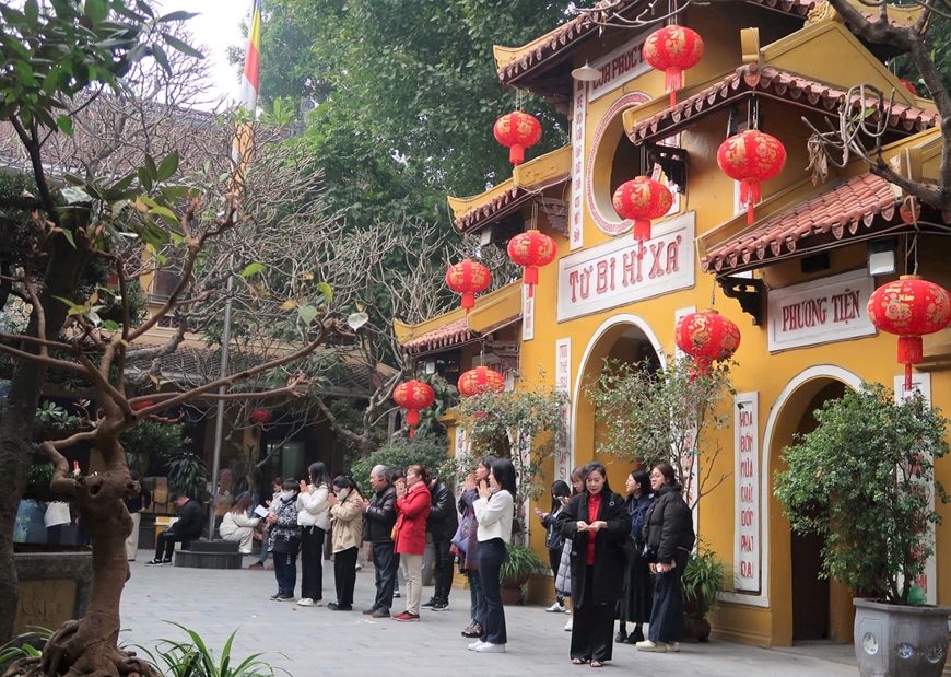 Giới Thiệu Chung Về Lễ Đầu Xuân Tại Chùa