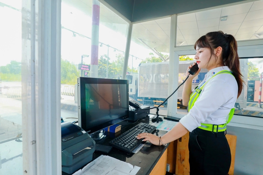 Làm việc xuyên Tết để mạch máu giao thông luôn thông suốt