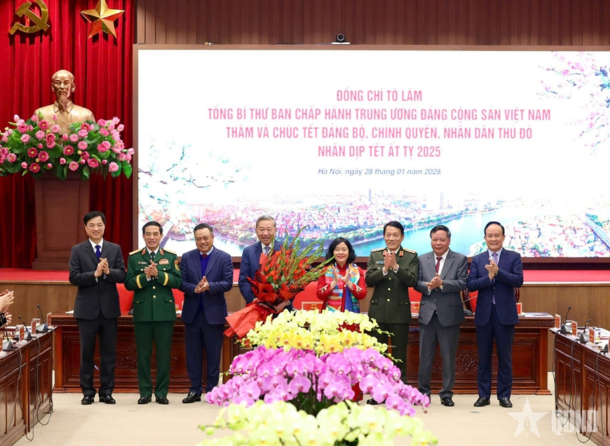 Tổng Bí thư Tô Lâm thăm, chúc Tết Đảng bộ, chính quyền, nhân dân Thủ đô Hà Nội