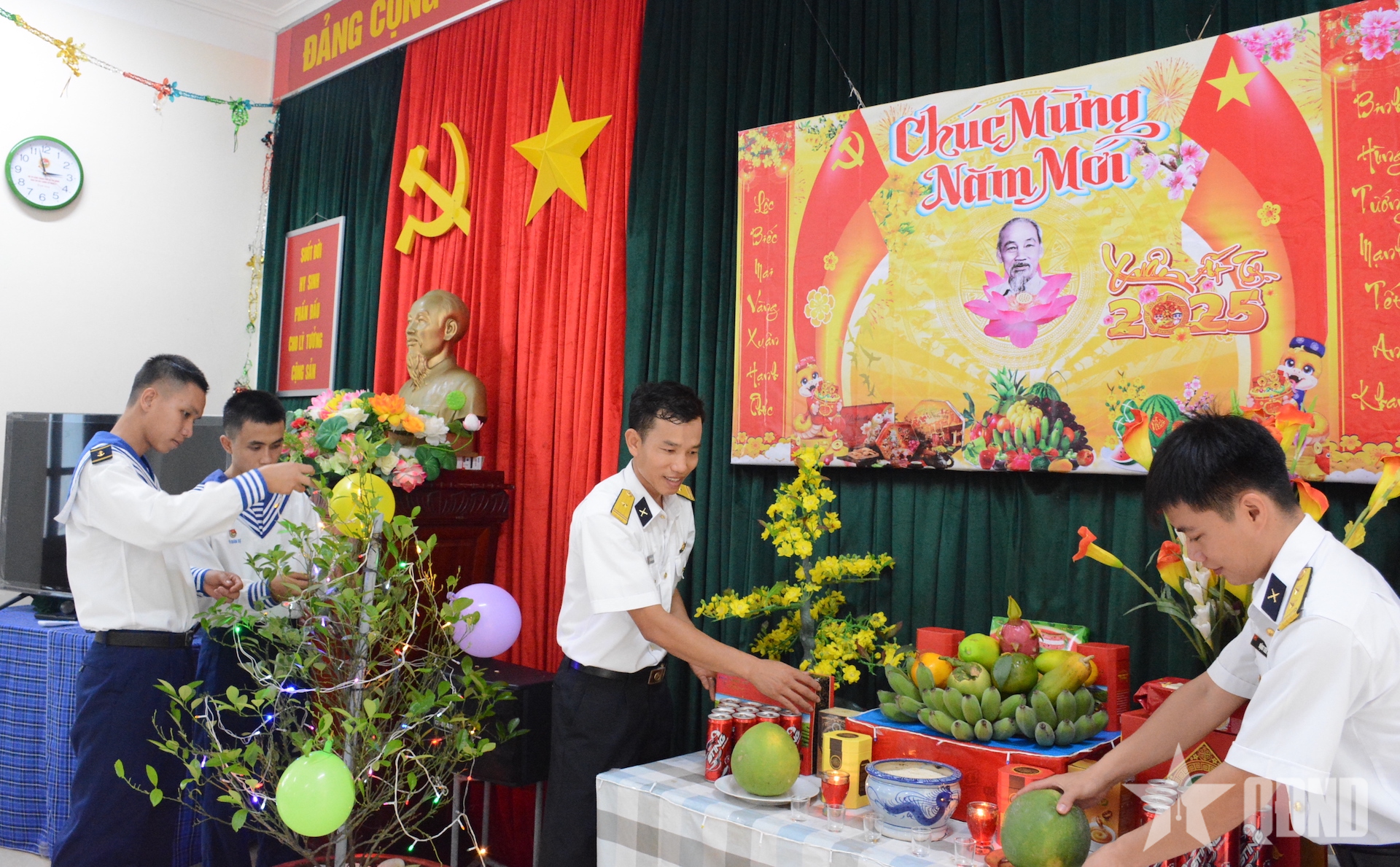 Rộn ràng đón Tết trên huyện đảo Trường Sa