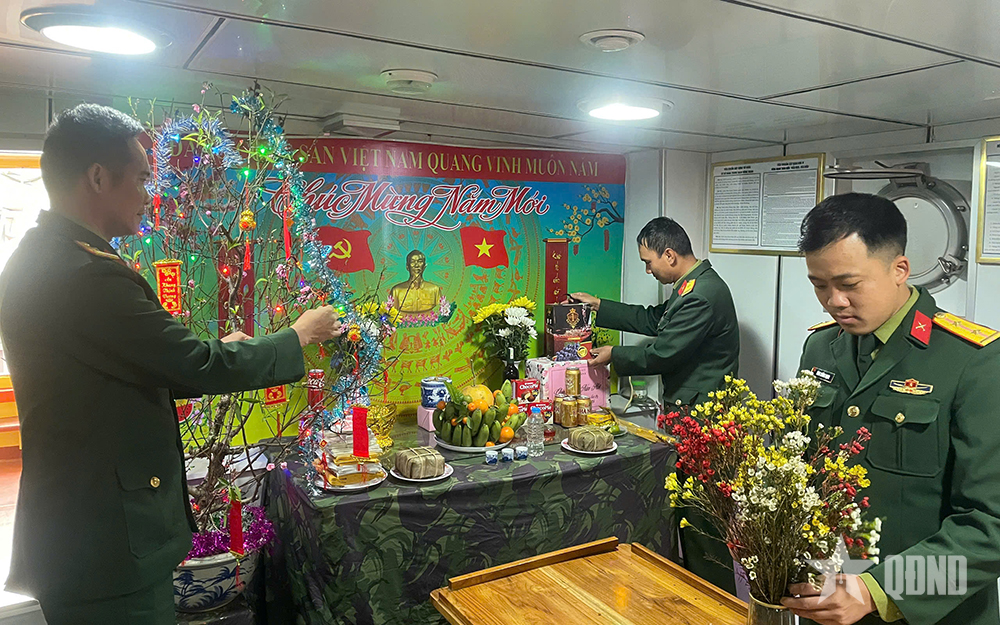 Lính biển đón xuân