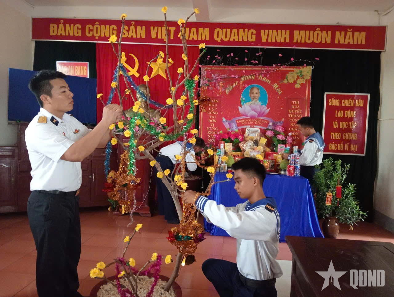 Cán bộ, chiến sĩ đảo An Bang 