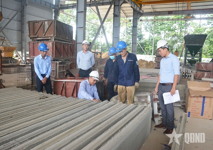 Công ty Cổ phần Khoa học công nghệ Việt Nam chú trọng việc xác lập quyền sở hữu trí tuệ các sản phẩm công nghệ. Ảnh: QUANG DUY