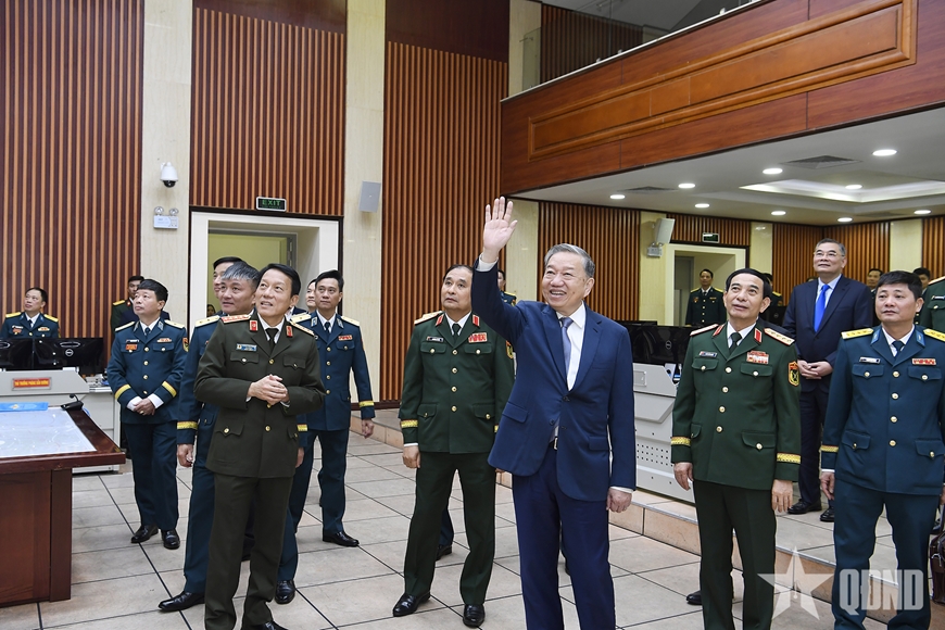 Tổng Bí thư Tô Lâm thăm, chúc Tết Quân chủng Phòng không-Không quân