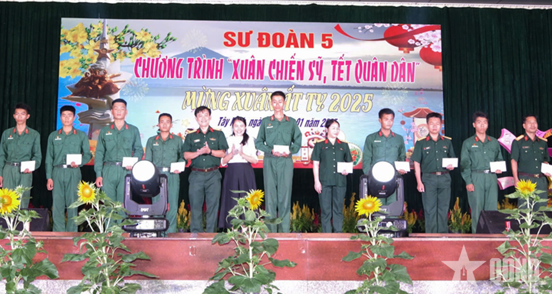 Tết rộn ràng, ấm áp tại Sư đoàn 5