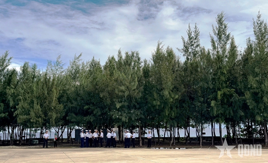 “Xanh hóa Trường Sa” “Xanh hóa Trường Sa”