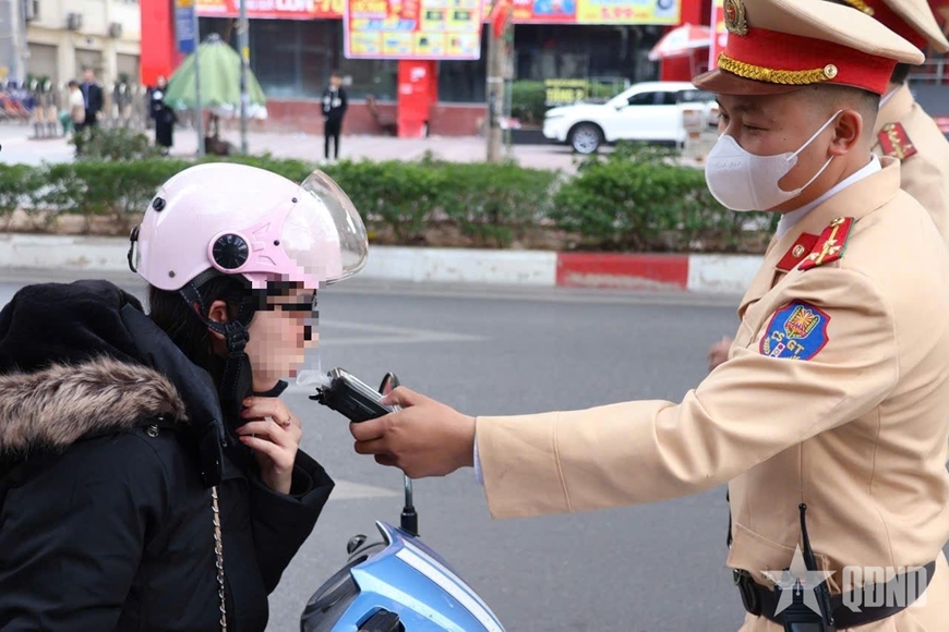 Tăng cường xử lý vi phạm, bảo đảm an toàn giao thông ngày đầu năm mới