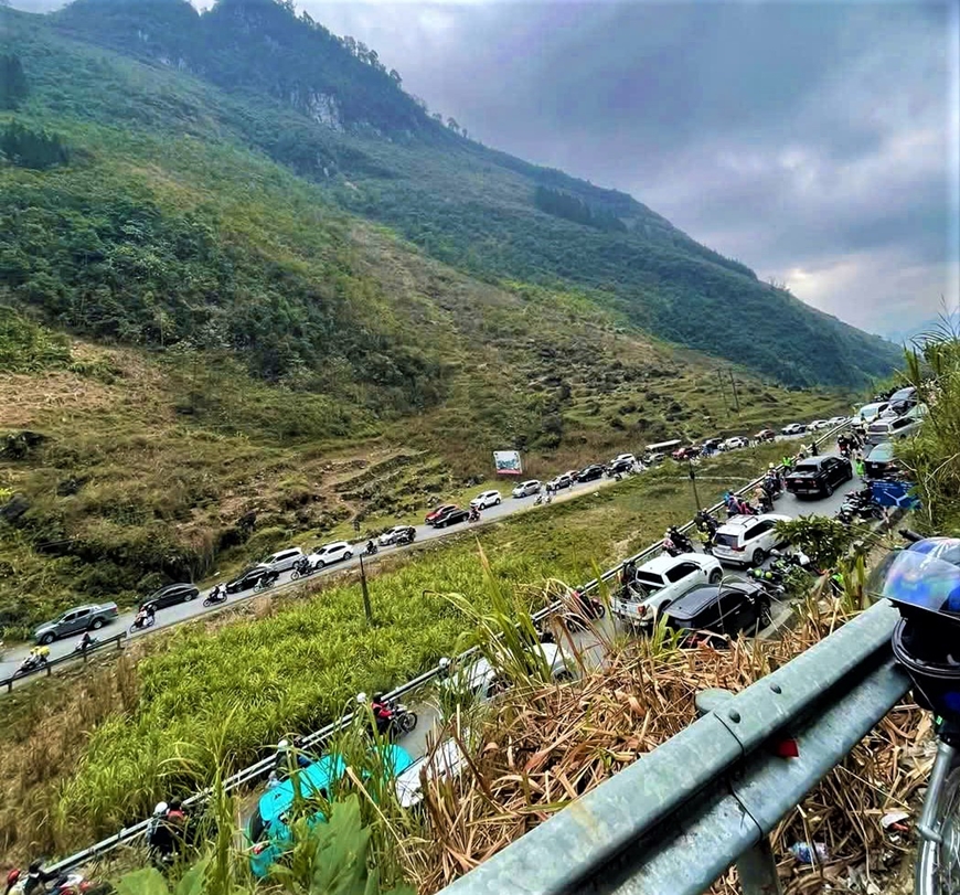 Du khách nườm nượp đến Hà Giang du xuân