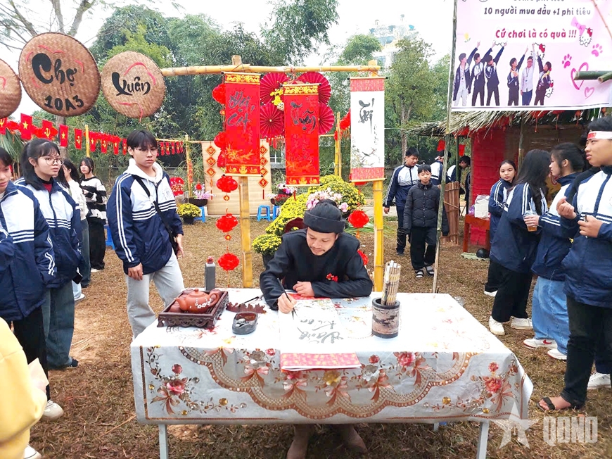 Người trẻ tìm về Tết cổ truyền