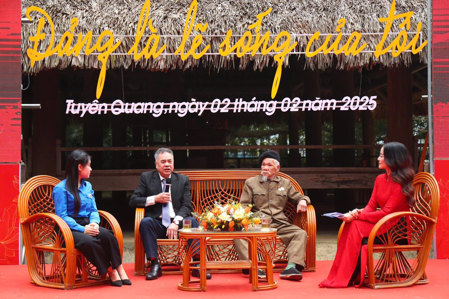 Giao lưu tiếp lửa truyền thống “Đảng là lẽ sống của tôi”