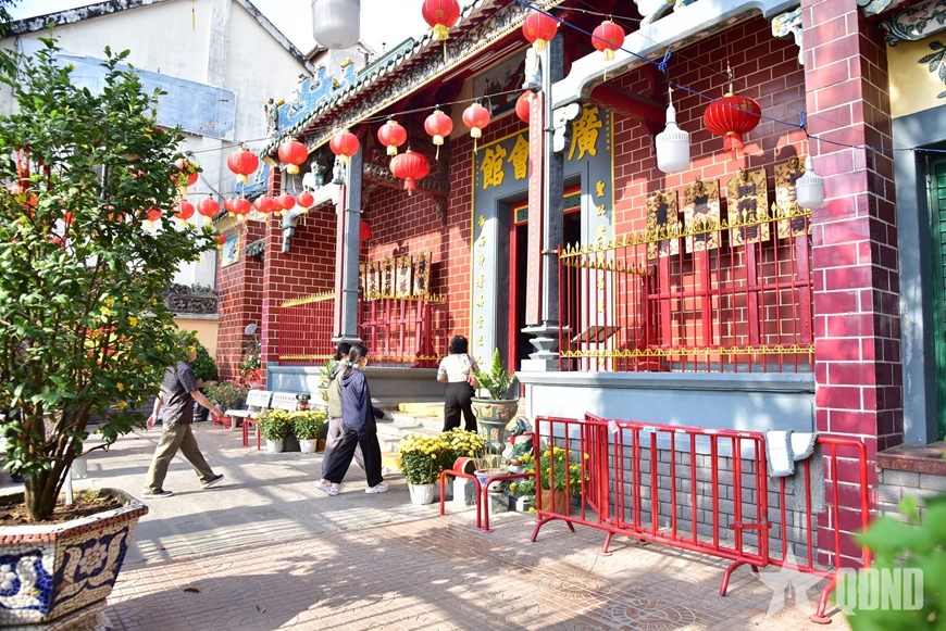 Cần Thơ: Hàng chục nghìn du khách đến Chùa Ông dịp Tết Nguyên đán