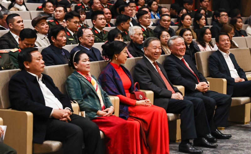 Tổng Bí thư Tô Lâm dự chương trình nghệ thuật đặc biệt “95 năm thắp sáng niềm tin”