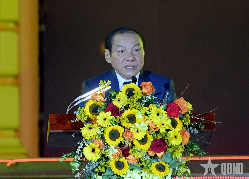 Chủ tịch Quốc hội Trần Thanh Mẫn dự Chương trình nghệ thuật đặc biệt "95 năm-Ánh sáng soi đường"