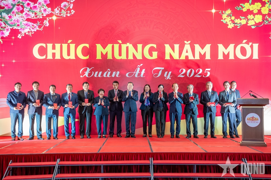 Chủ tịch Quốc hội Trần Thanh Mẫn: Chung sức, đồng lòng, phát huy tinh thần cống hiến cho công việc chung