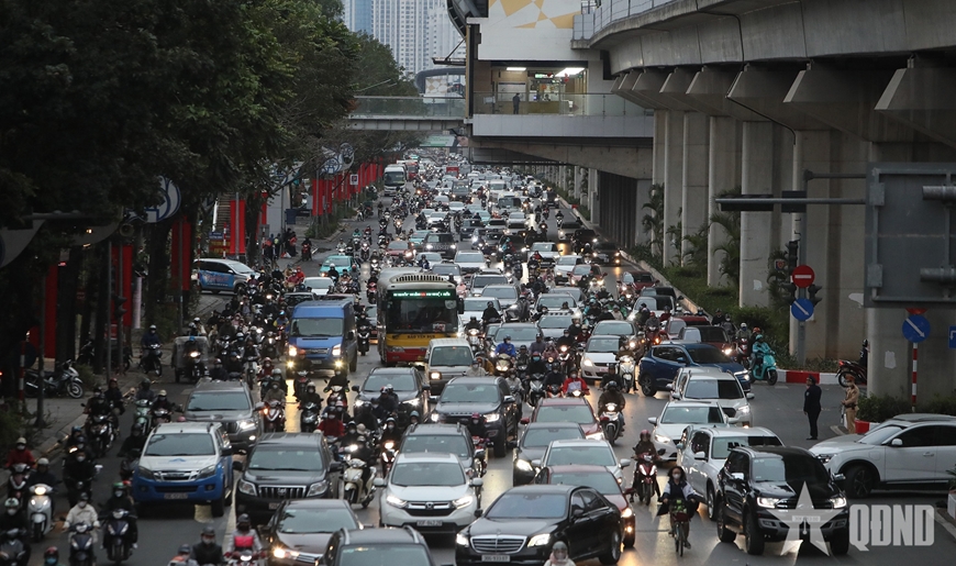 Hà Nội: Giao thông trong ngày đầu đi làm sau Tết