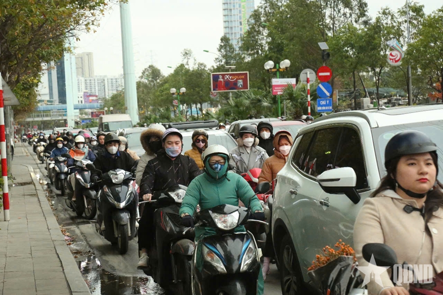 Hà Nội: Giao thông trong ngày đầu đi làm sau Tết