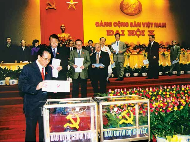Các kỳ đại hội của Đảng và những dấu ấn lịch sử - Đại hội lần thứ X: Tiếp tục bổ sung đường lối đổi mới và lý luận về con đường đi lên chủ nghĩa xã hội
