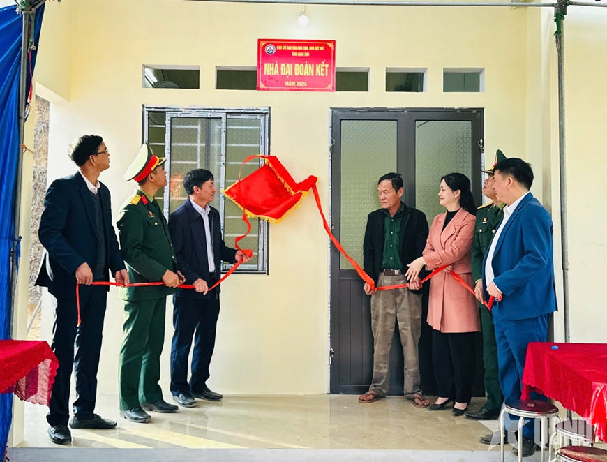 Xuân về trong những ngôi nhà thắm nghĩa tình