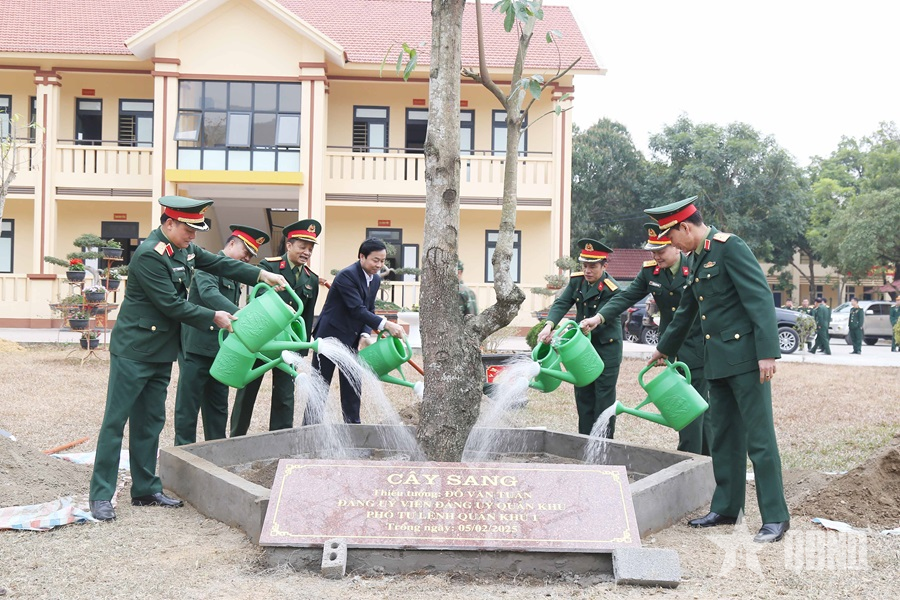 Quân khu 1: Phát động “Tết trồng cây đời đời nhớ ơn Bác Hồ” Xuân Ất Tỵ năm 2025