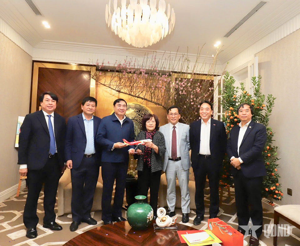 VietJet Air cam kết duy trì đường bay tại Điện Biên