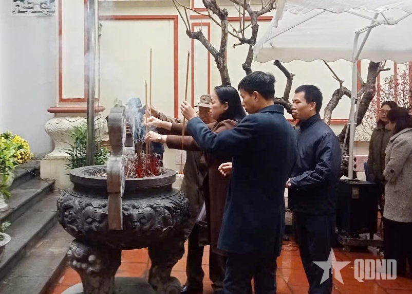 Hà Nội: Dâng hương tưởng niệm các liệt sĩ hy sinh trong trận đánh tháng Giêng năm Đinh Hợi 1947