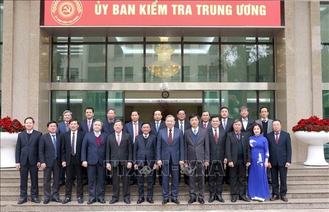 Hội nghị bàn giao công tác của Chủ nhiệm Ủy ban Kiểm tra Trung ương