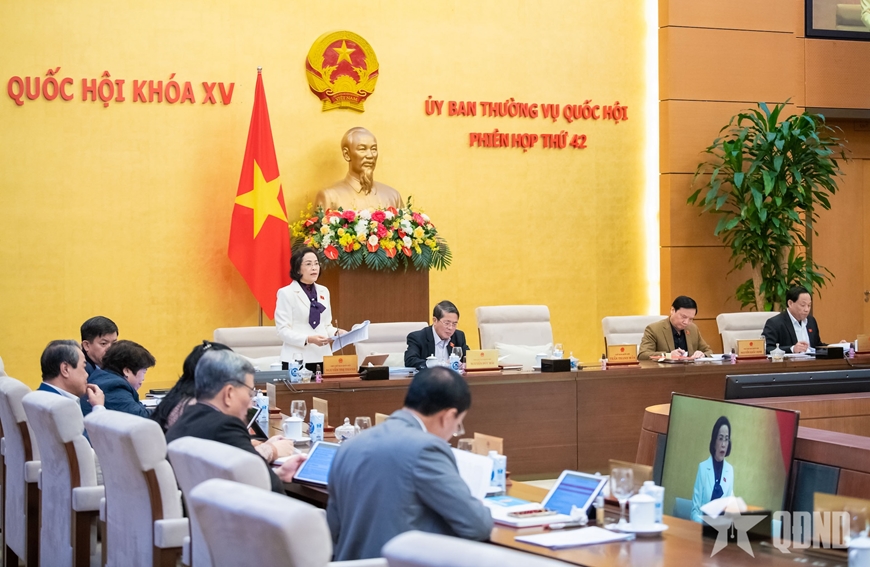 Dự thảo Luật Nhà giáo: Bỏ đề xuất tăng 1 bậc lương với giáo viên xếp lương lần đầu