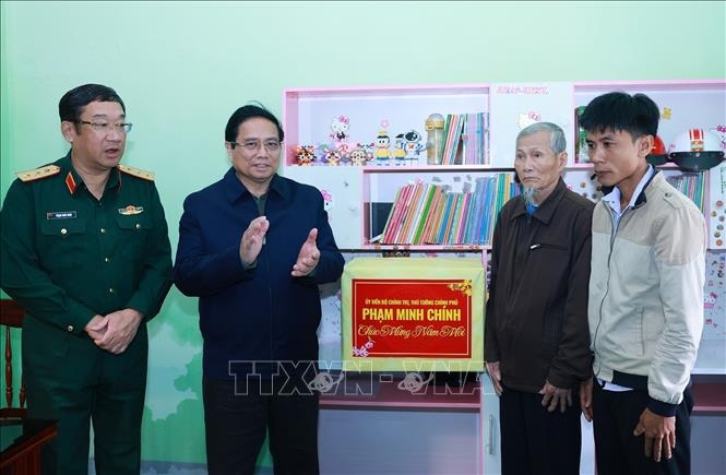 Thủ tướng Phạm Minh Chính dâng hương tưởng nhớ Thủ tướng Phạm Văn Đồng tại Quảng Ngãi