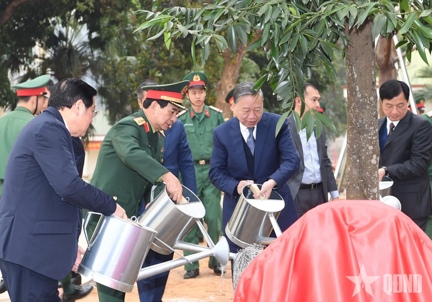 Tổng Bí thư Tô Lâm thăm, kiểm tra thực tế tại Lữ đoàn Tên lửa 490 (Binh chủng Pháo binh)