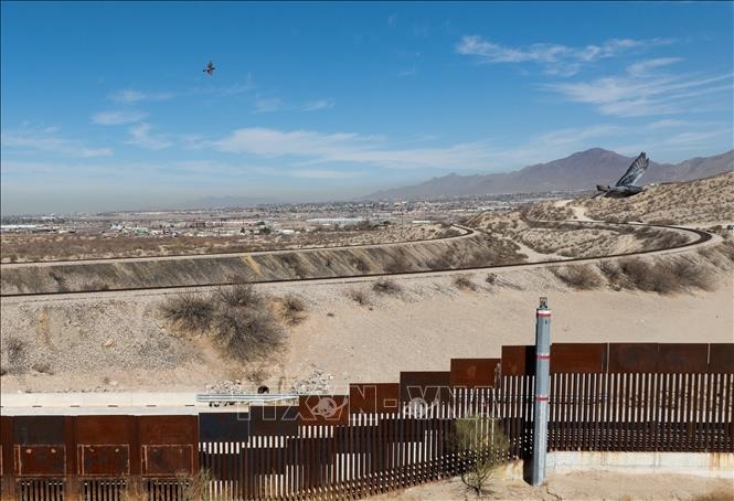 Tổng thống Mexico bác việc trả phí xây dựng bức tường biên giới với Mỹ