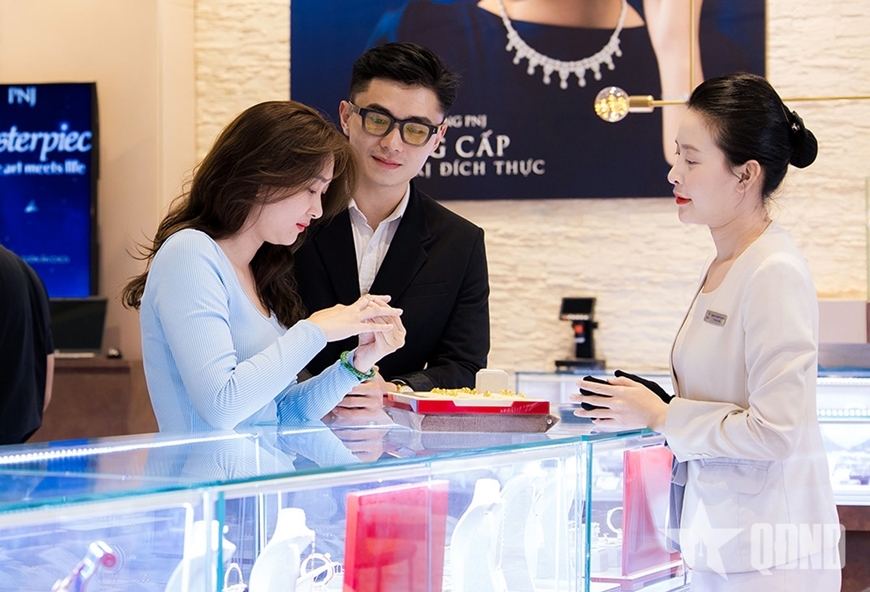 Giá vàng chiều nay (12-2): Giảm đến 1,5 triệu đồng mỗi lượng
