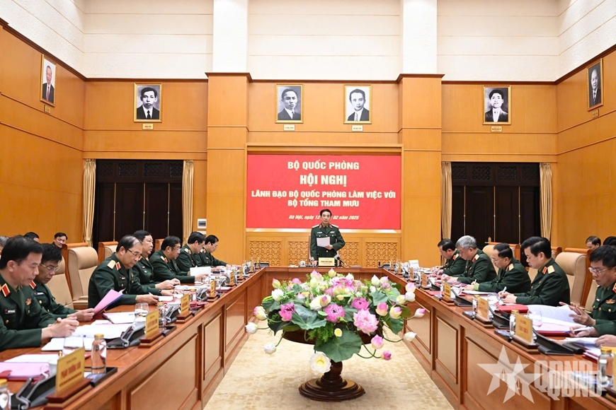 Đại tướng Phan Văn Giang chủ trì Hội nghị lãnh đạo Bộ Quốc phòng làm việc với Bộ Tổng Tham mưu
