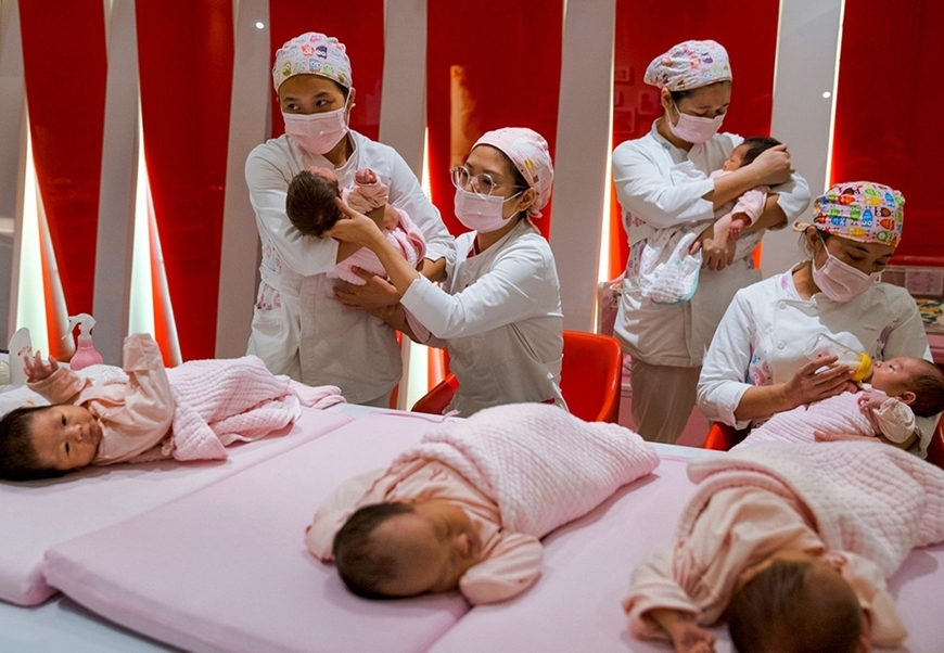 Trung Quốc khuyến khích người dân kết hôn và sinh con