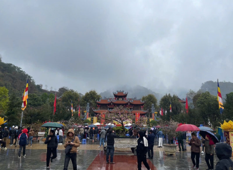 Ngăn chặn mê tín dị đoan trong lễ hội đầu xuân